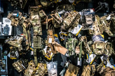 Kharkiv, Ukrayna, 29 Temmuz 2025 Cezalandırıcı askeri mağazası en iyi orjinal ordu ve taktik malzemeleri sunar. Askeri, özel taktik birimler ve polis için yüksek kaliteli askeri teçhizat..