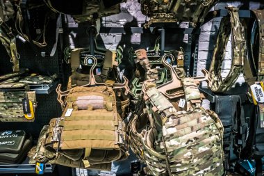 Kharkiv, Ukrayna, 29 Temmuz 2025 Cezalandırıcı askeri mağazası en iyi orjinal ordu ve taktik malzemeleri sunar. Askeri, özel taktik birimler ve polis için yüksek kaliteli askeri teçhizat..