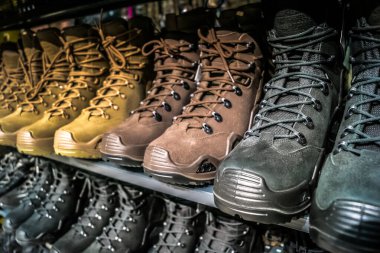 Kharkiv, Ukrayna, 29 Temmuz 2025 Cezalandırıcı askeri mağazası en iyi orjinal ordu ve taktik malzemeleri sunar. Askeri, özel taktik birimler ve polis için yüksek kaliteli askeri teçhizat..