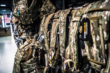 Kharkiv, Ukrayna, 29 Temmuz 2025 Cezalandırıcı askeri mağazası en iyi orjinal ordu ve taktik malzemeleri sunar. Askeri, özel taktik birimler ve polis için yüksek kaliteli askeri teçhizat..