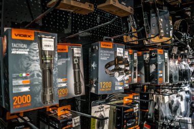 Kharkiv, Ukrayna, 29 Temmuz 2025 Cezalandırıcı askeri mağazası en iyi orjinal ordu ve taktik malzemeleri sunar. Askeri, özel taktik birimler ve polis için yüksek kaliteli askeri teçhizat..