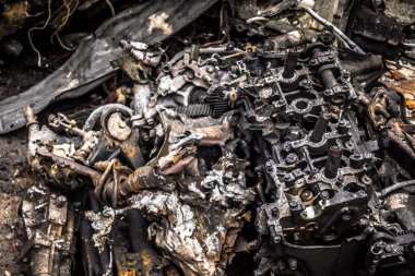 Kharkiv, Ukrayna, 30 Temmuz 2025 'te Kharkiv şehir merkezi Rus Shahed İHA' ları tarafından vuruldu. Hasar çok fazlaydı. Birçok araç yangında hasar gördü ya da tamamen yok oldu..