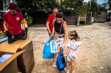 Kharkiv, Ukrayna, 30 Temmuz 2025 Kızıl Haç ve UNICEF Rus saldırısının gerçekleştiği yere cevap veriyor. Sivillerin psikolojik desteğe ihtiyacı var. Rus saldırılarının öncelikli hedefleri onlar..