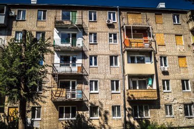 Kharkiv, Ukrayna, 31 Temmuz 2025 Ukrayna 'nın ön cephesi yakınlarındaki Harkiv caddeleri. Şehir savaş bölgelerine çok yakın ve her gün Rus İHA 'ları ya da füzeleri tarafından saldırıya uğruyor..