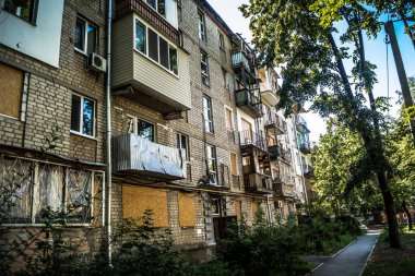 Kharkiv, Ukrayna, 31 Temmuz 2025 Ukrayna 'nın ön cephesi yakınlarındaki Harkiv caddeleri. Şehir savaş bölgelerine çok yakın ve her gün Rus İHA 'ları ya da füzeleri tarafından saldırıya uğruyor..