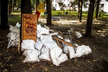 Kharkiv, Ukrayna, 31 Temmuz 2025 Ukrayna 'nın ön cephesi yakınlarındaki Harkiv caddeleri. Şehir savaş bölgelerine çok yakın ve her gün Rus İHA 'ları ya da füzeleri tarafından saldırıya uğruyor..