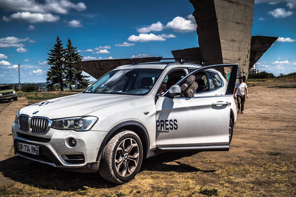 Донбасс, Украина, 31 июля 2025 года Военные репортажи имеют важное значение, они информируют мир об актах войны, совершенных против гражданского населения русскими захватчиками.