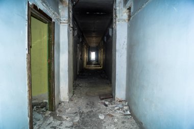 Sloviensk, Ukrayna, 2 Ağustos 2025 Rus topçu saldırıları sonucu ağır hasar gören ve Donbass 'taki Sloviensk' te tamamen terk edilmiş bir bina..