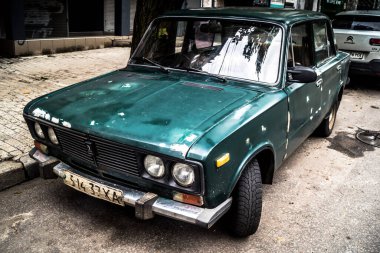 Kharkiv, Ukrayna, 4 Ağustos 2025 Ukrayna 'nın ön cephesi yakınlarındaki Harkiv caddeleri. Şehir savaş bölgelerine çok yakın ve her gün Rus İHA 'ları ya da füzeleri tarafından saldırıya uğruyor..