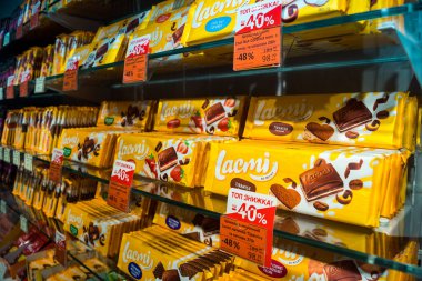 Kharkiv, Ukrayna, 06 Ağustos 2025 Roshen, Ukraynalı şekerleme üreticisi. Roshen 'in Ukrayna' da sattığı çeşitli çikolata ve şekerlerden oluşan geniş bir koleksiyonu var..