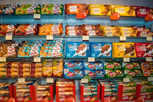 Kharkiv, Ukrayna, 06 Ağustos 2025 Roshen, Ukraynalı şekerleme üreticisi. Roshen 'in Ukrayna' da sattığı çeşitli çikolata ve şekerlerden oluşan geniş bir koleksiyonu var..