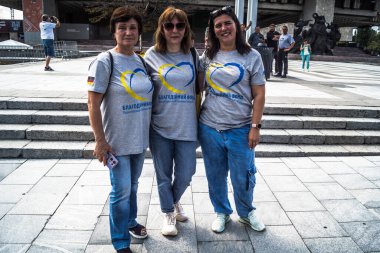 Kharkiv, Ukrayna, 06 Ağustos 2025 Alman hayır kurumu Aziz Augustine ve Arkadaş Hilft gönüllüler sayesinde Köln, Almanya 'dan Kharkiv, Ukrayna' ya yolcu otobüsü getiriyor..