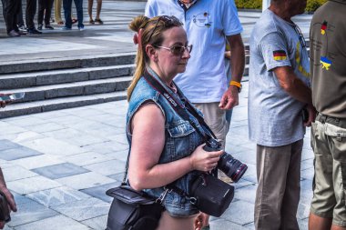 Kharkiv, Ukrayna, 06 Ağustos 2025. Gazeteciler, Almanya 'nın Köln kentinden St. Augustine ve Friend Hilft adlı yardım derneğinden Ukrayna' nın Kharkiv kentine yolcu otobüsünün teslimatını üstlendi..