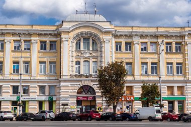 Kharkiv, Ukrayna, 27 Ağustos 2025. Ukrayna 'nın ön cephesi yakınlarındaki Harkiv caddeleri ve şehirleri. Şehir savaş bölgelerine çok yakın ve her gün Rus İHA 'ları ve füzeleri tarafından saldırıya uğruyor..