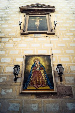 Seville, İspanya, 21 Eylül 2025 Seville şehir merkezindeki tarihi bölgedeki binaların mimarisi ve cephesi.