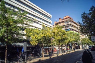 Seville, İspanya, 21 Eylül 2025 Sevilla şehir merkezindeki tarihi binaların ve sokakların manzarası.