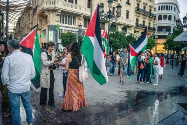 Cordoba, İspanya, 2 Ekim 2025 Filistin yanlısı gösteri Cordoba 'nın merkezinde. Arap sokak propagandası İspanya 'da ve İsrail' e karşı..