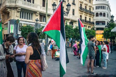 Cordoba, İspanya, 2 Ekim 2025 Filistin yanlısı gösteri Cordoba 'nın merkezinde. Arap sokak propagandası İspanya 'da ve İsrail' e karşı..