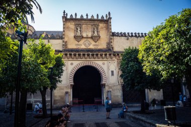 Cordoba, İspanya, 2 Ekim 2025. Cordoba Camii Katedrali. Resmi adı 