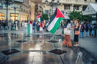 Cordoba, İspanya, 2 Ekim 2025 Filistin yanlısı gösteri Cordoba 'nın merkezinde. Arap sokak propagandası İspanya 'da ve İsrail' e karşı..