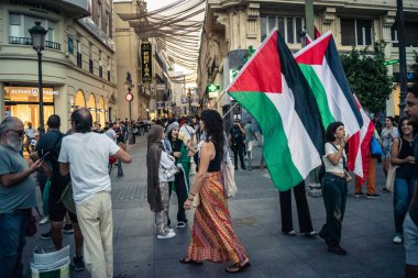 Cordoba, İspanya, 2 Ekim 2025 Filistin yanlısı gösteri Cordoba 'nın merkezinde. Arap sokak propagandası İspanya 'da ve İsrail' e karşı..