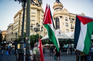Cordoba, İspanya, 2 Ekim 2025 Filistin yanlısı gösteri Cordoba 'nın merkezinde. Arap sokak propagandası İspanya 'da ve İsrail' e karşı..