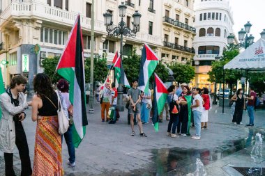 Cordoba, İspanya, 2 Ekim 2025 Filistin yanlısı gösteri Cordoba 'nın merkezinde. Arap sokak propagandası İspanya 'da ve İsrail' e karşı..