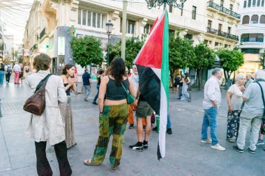 Cordoba, İspanya, 2 Ekim 2025 Filistin yanlısı gösteri Cordoba 'nın merkezinde. Arap sokak propagandası İspanya 'da ve İsrail' e karşı..