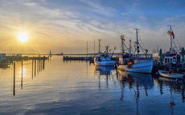 Fishing Cutters Fishing Boats Stowed Pier Lit Evening Sun Sunset — Stock Photo, Image
