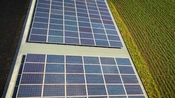 Aerial Footage Solar Panels Farm Barn Agriculture Barn Photovoltaic Module — Stock video