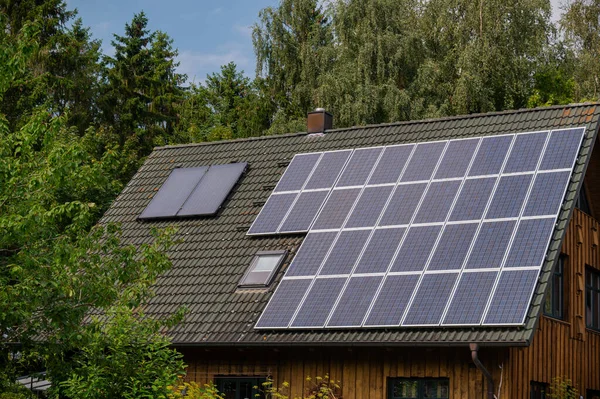 Calentador Agua Solar Planta Energía Solar Techo Casa Residencial Para — Foto de Stock