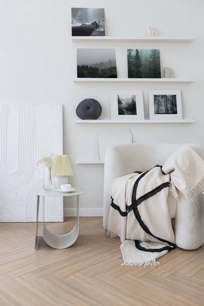Super Wit Eenvoudig Schoon Stijlvol Interieur Met Moderne Meubels Nude — Stockfoto