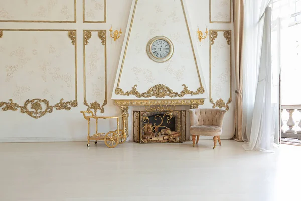 Роскошный Дорогой Интерьер Большой Королевской Гостиной Стиле Барокко Антикварная Мебель — стоковое фото