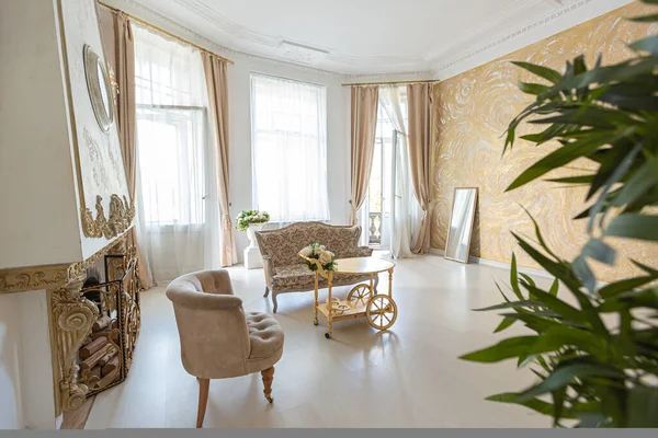 Luxuriöse Teure Innenausstattung Eines Großen Barocken Königlichen Wohnzimmers Antike Möbel — Stockfoto