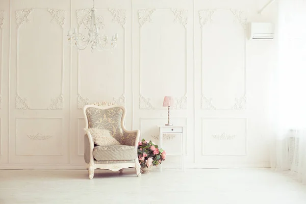 Luxe Propre Intérieur Blanc Brillant Une Chambre Spacieuse Avec Lumière — Photo