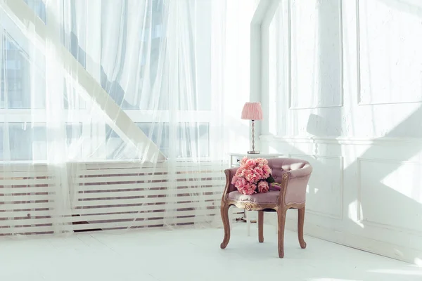 Interior Blanco Brillante Limpio Lujo Una Amplia Habitación Con Luz —  Fotos de Stock
