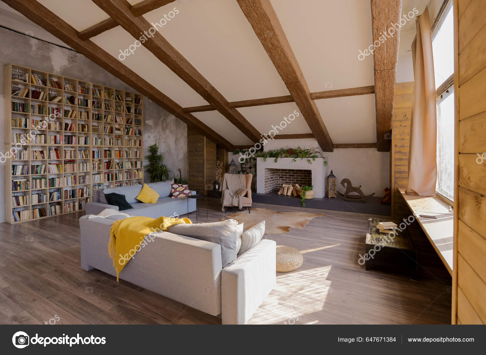 Interior Estilo Loft Escuro Grande Casa Campo Acolhedora Apartamento Plano  — Foto © 4595886 #647671384, image size:1600x1167