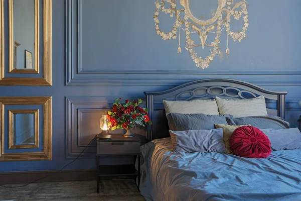 Lyx Posh Säng Rum Interiör Djupblå Färg Med Antika Dyra — Stockfoto
