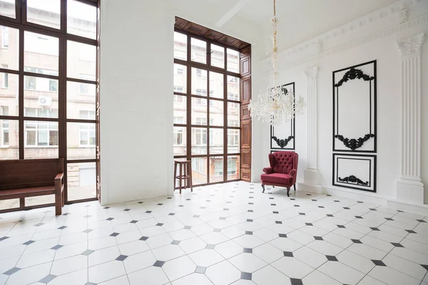 Grande Salão Branco Luxo Com Interior Único Azulejos Preto Branco — Fotografia de Stock
