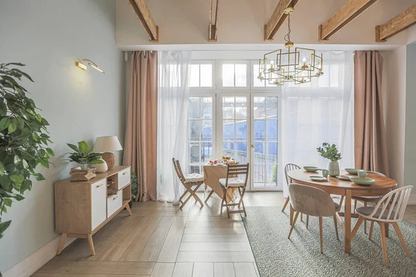 Moderne Luxueux Appartement Décloisonné Intérieur Riche Style Scandinave Avec Poutres — Photo