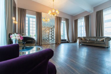 Lüks otel odasının içi. Lüks otel odasının içi. Aydınlık, parlak ve lüks bir oda.