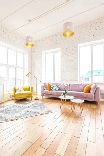 Interior Del Apartamento Estilo Escandinavo Colores Cálidos Amarillo Brillante Suelo —  Fotos de Stock