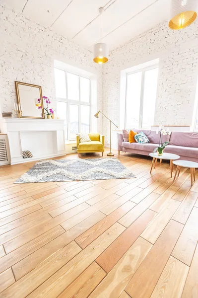 Appartamento Stile Scandinavo Interno Colori Caldi Giallo Brillante Pavimenti Legno — Foto Stock