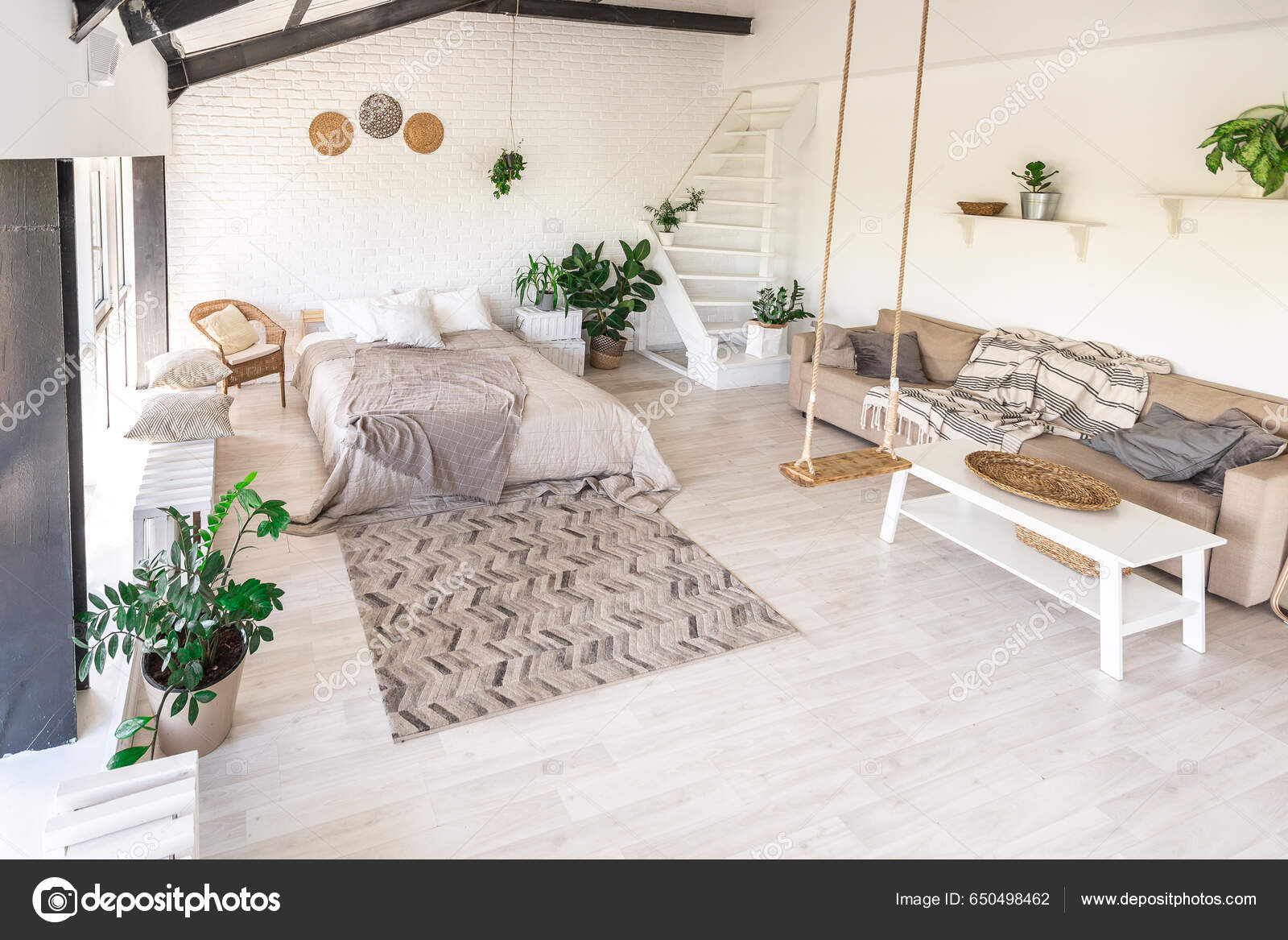 Πολυτελές Υπνοδωμάτιο Σχεδιασμό Ένα Ρουστίκ Εξοχικό Σπίτι Μινιμαλιστικό  Στυλ Άσπροι — Φωτογραφία Αρχείου © 4595886 #650498462