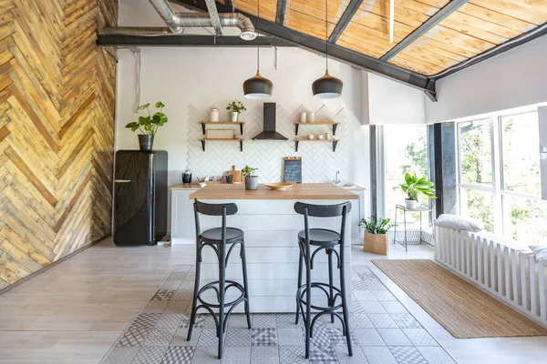 Elegante Diseño Interior Cocina Paredes Blancas Decoración Madera Hermosa Hamaca —  Fotos de Stock