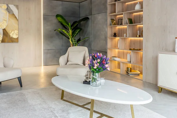 Moderní Design Interiéru Obývacího Pokoje Studio Apartmánu Teplých Měkkých Barvách — Stock fotografie