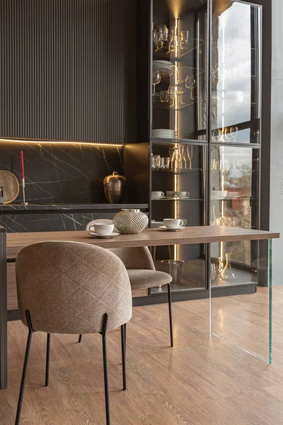 Kuchyňský Kout Elegantním Drahém Interiéru Luxusního Domu Tmavě Černo Hnědým — Stock fotografie