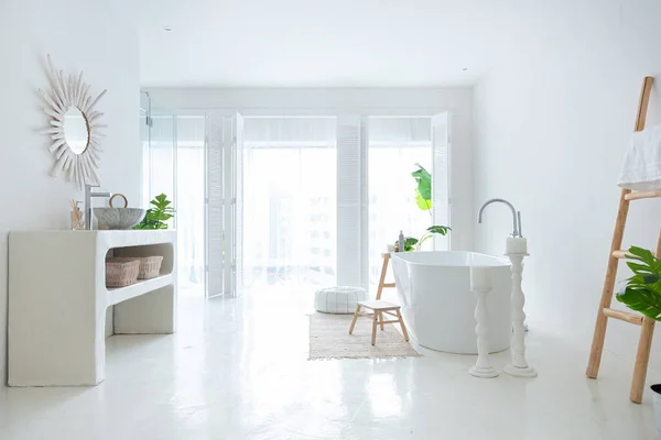 Extra Branco Muito Leve Minimalista Elegante Interior Elegante Banheiro Com — Fotografia de Stock