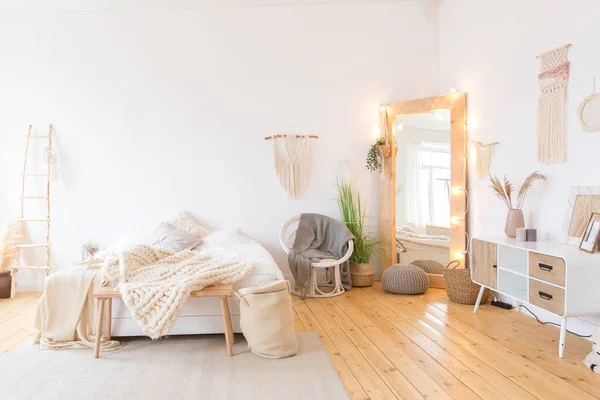 Mignon Design Intérieur Lumière Confortable Appartement Avec Une Disposition Gratuite — Photo