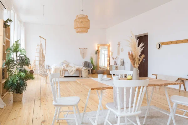 Cute Cozy Light Interior Design Apartment Free Layout Kitchen Bedroom — Stock Photo, Image